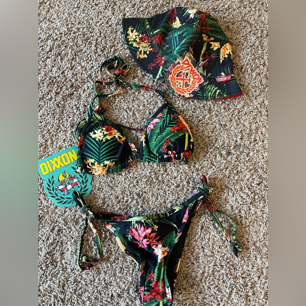 DIXXON 2 piece Gili string bikini plus reversible Gili bucket hat. NWT